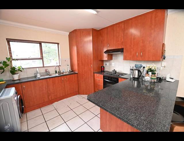 2 BEDROOM PROPERTY TO RENT IN PAULSHOF